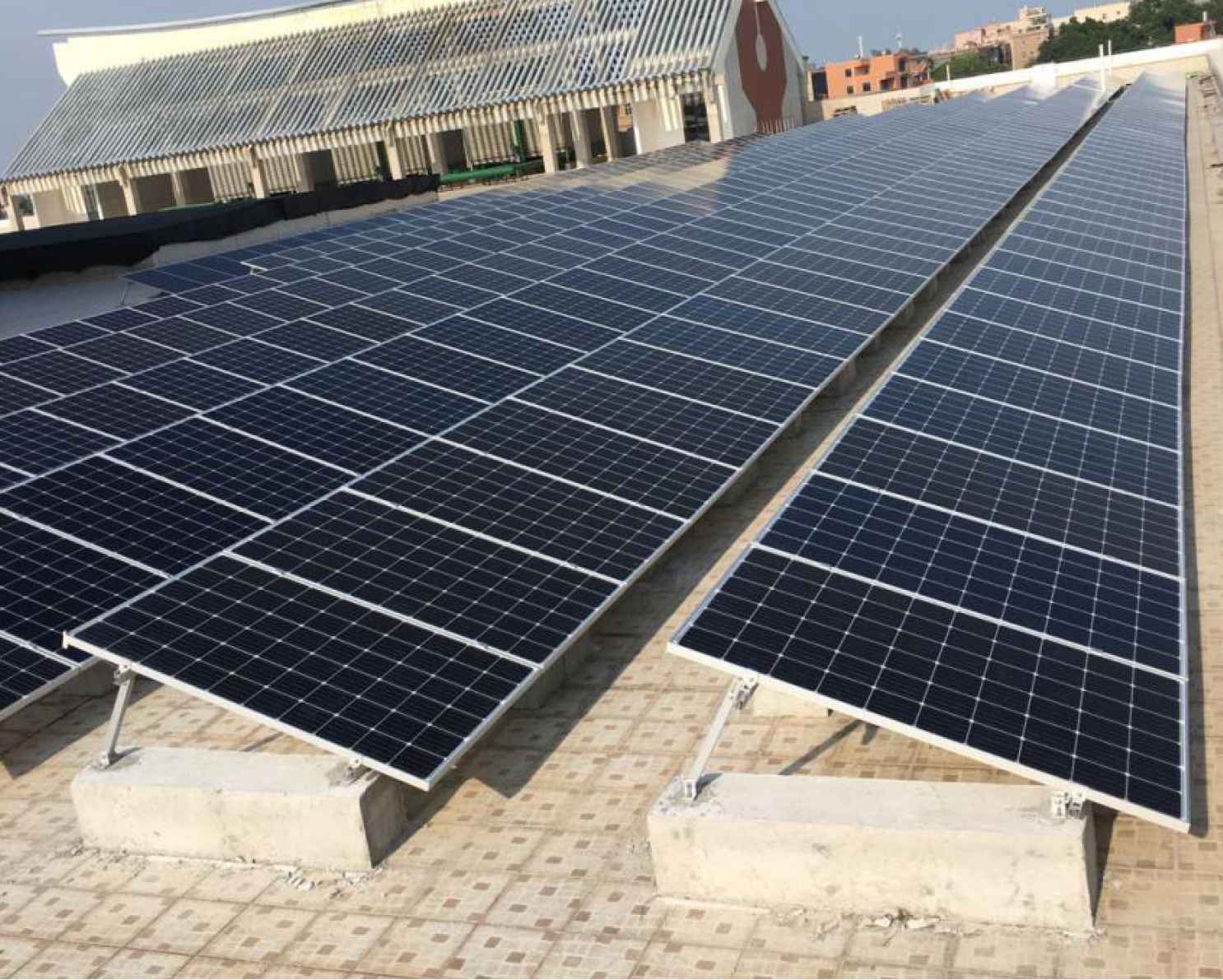 Casa Estructura solar de azotea plana 1.4MW