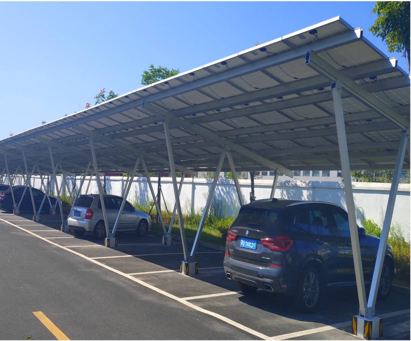 Montaje fotovoltaico de estacionamiento estanco