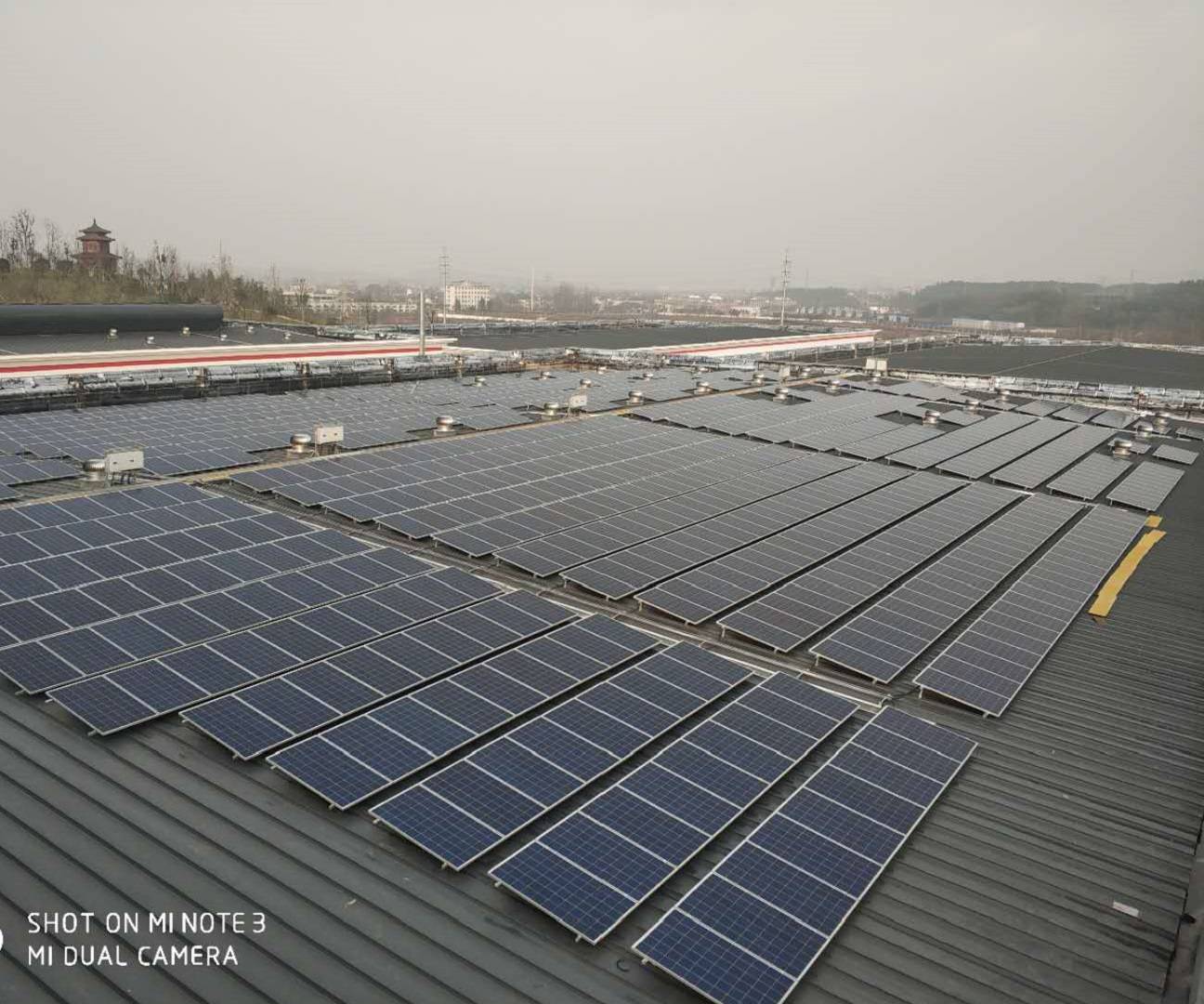 Montaje fotovoltaico en techo