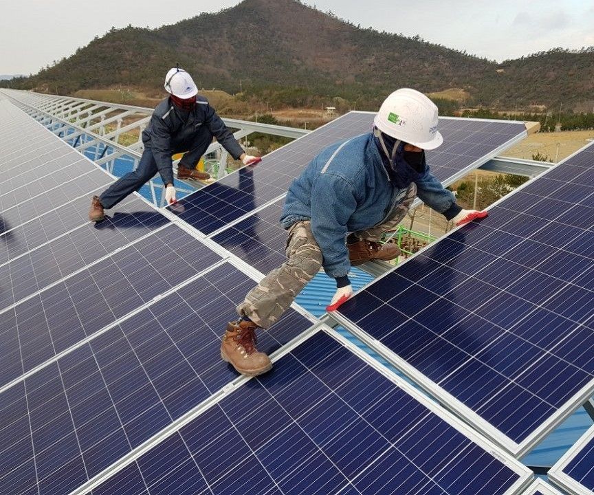 Instalación de soporte solar de techo